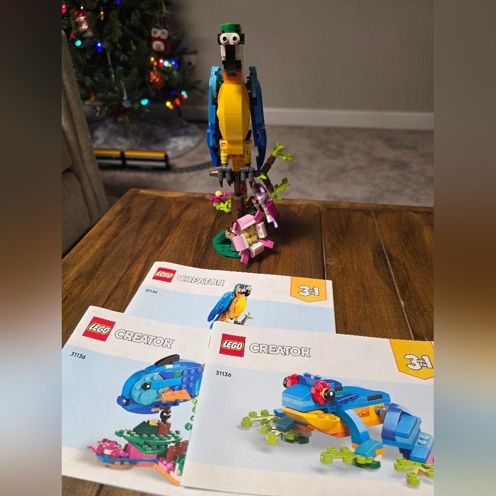 LEGO CREATOR: Exotic Parrot,Frog Or Fish 31136 3 In 1 Creator Complete w/ Manual - Picture 2 of 5